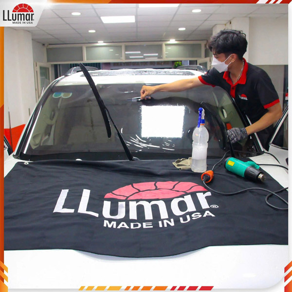 LLumar window tinting for 7-seater cars