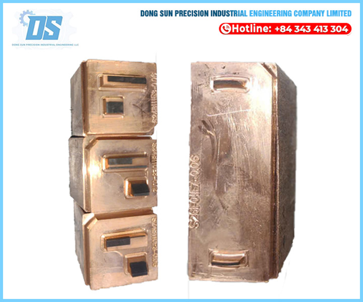 Plastic molds and injection molding