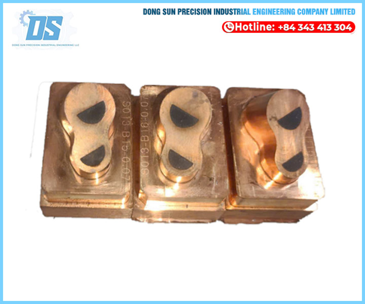 Plastic molds and injection molding