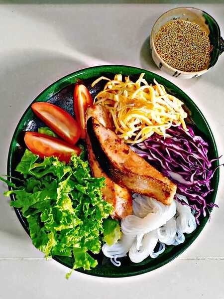 Noodle salad