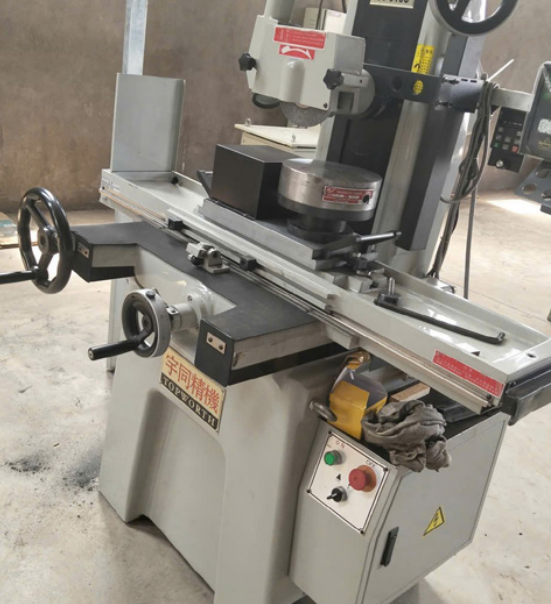 Flat grinding machine