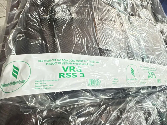 Raw rubber latex