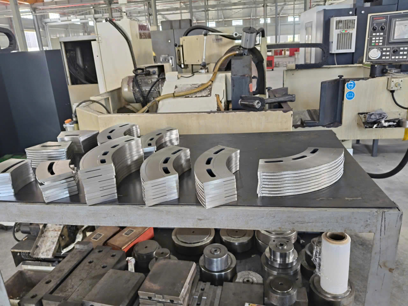 Industrial cutting blades