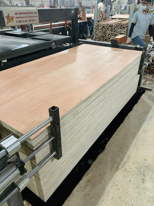Commercial plywood