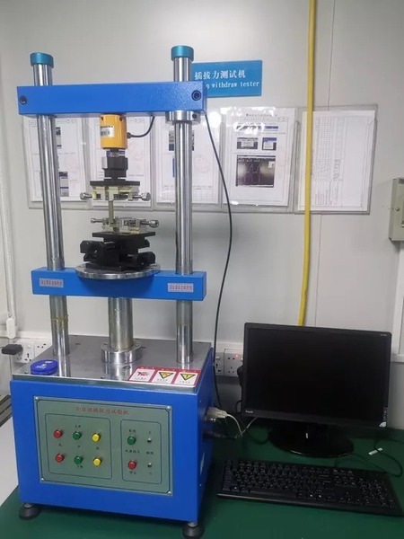 Insertion and ­withdrawal force test machine