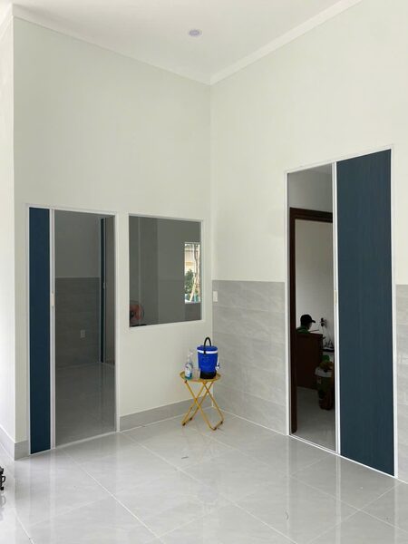 Honeycomb folding accordion door