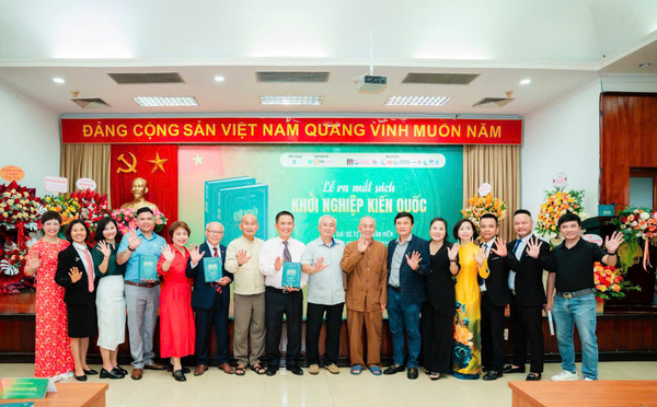 Book launch event of Mr. Dinh Van Hien