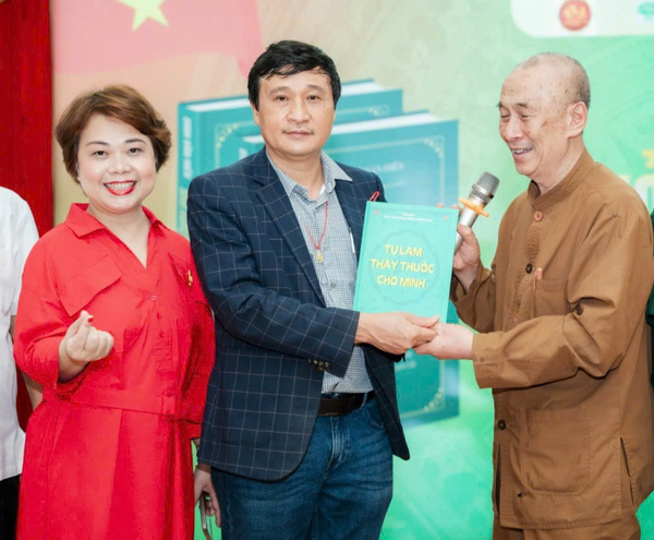 Book launch event of Mr. Dinh Van Hien