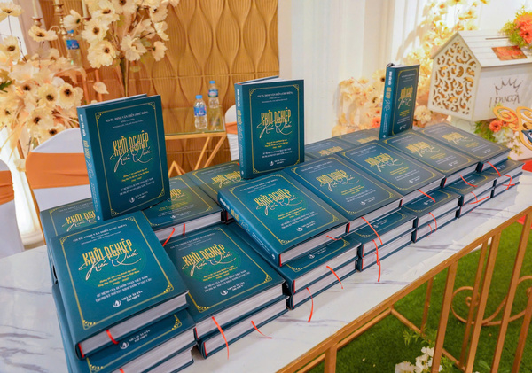 Book launch event of Mr. Dinh Van Hien