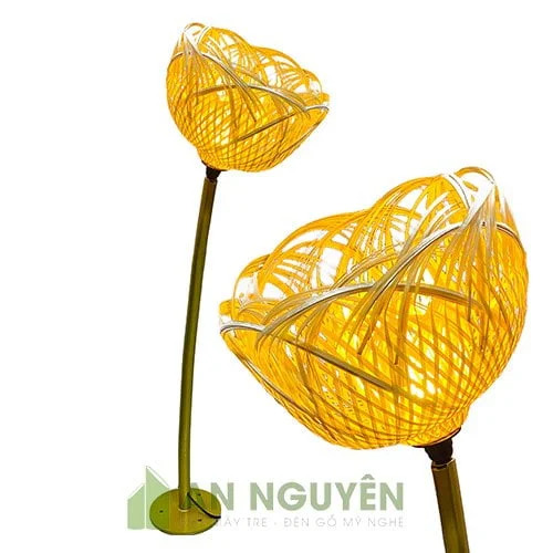 Flower-shaped bamboo lamp
