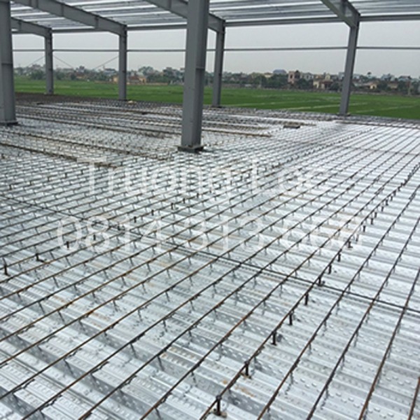 Self-tapping decking screws