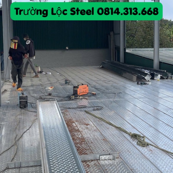 Corrugated steel decking