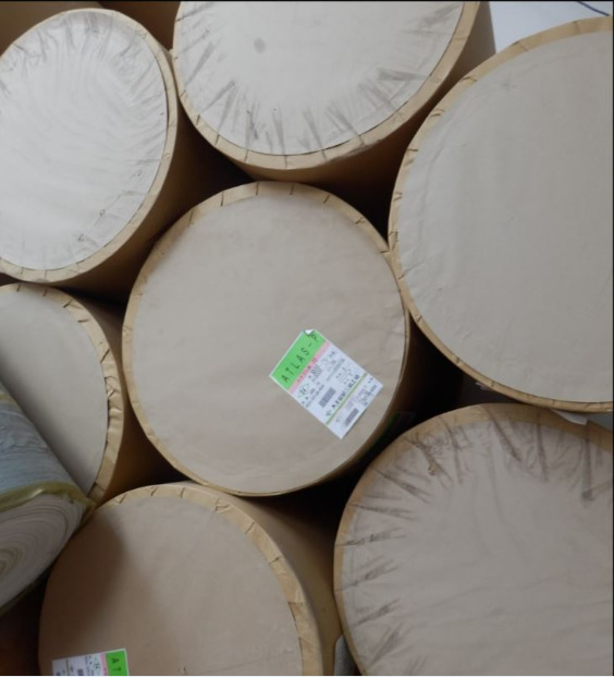 Kraft paper roll for bag making