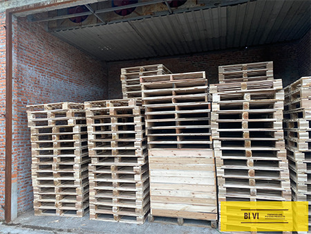 4-way wooden pallets