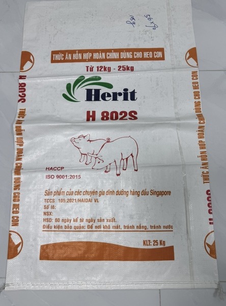 Animal feed packaging bags