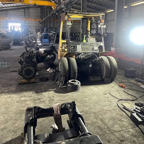 Wheel loader repair