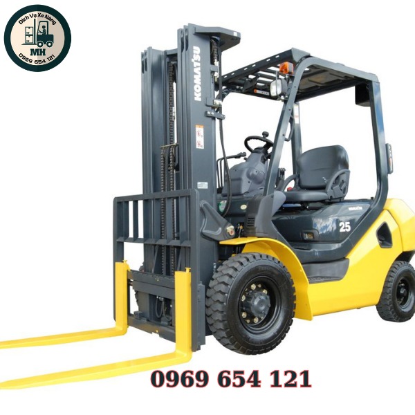 Komatsu 2.5-ton diesel forklift