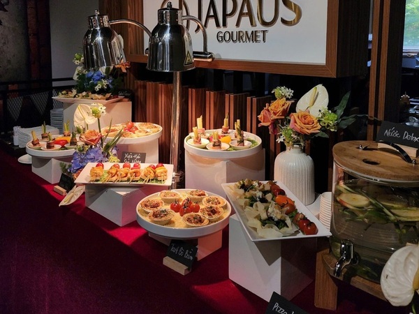 Finger food catering