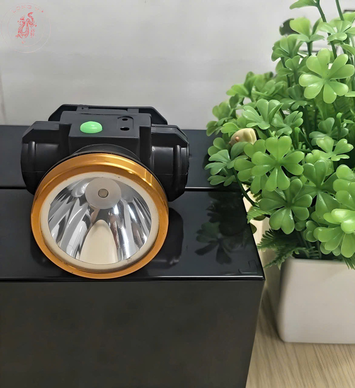 Multi function flashlights