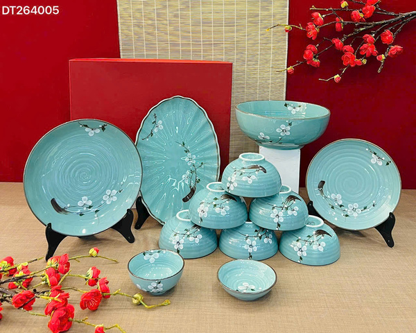 Emerald green dinnerware set with painted plum blossoms