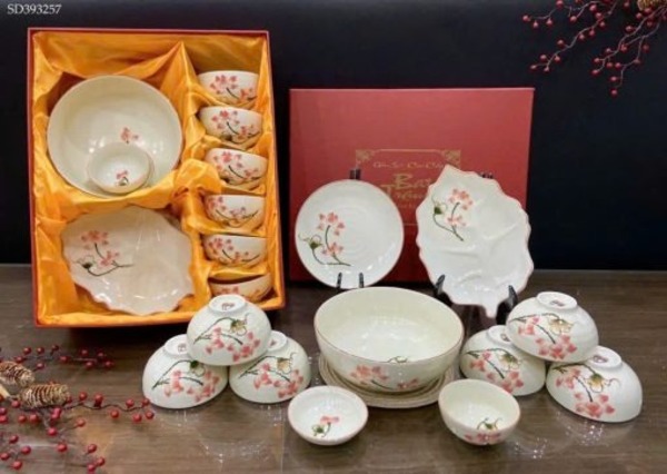 Custom hand-painted floral dinnerware set