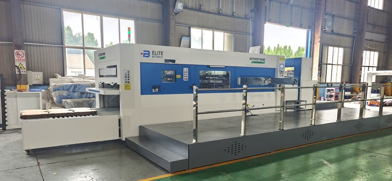Automatic flatbed die cutting machine