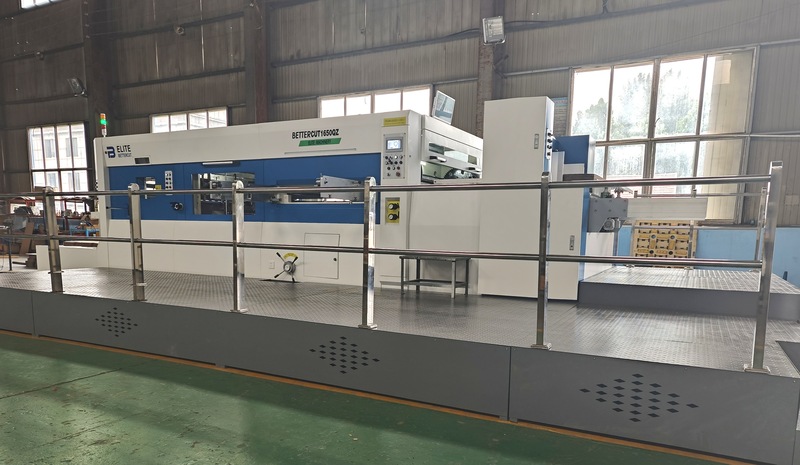 Automatic flatbed die cutting machine