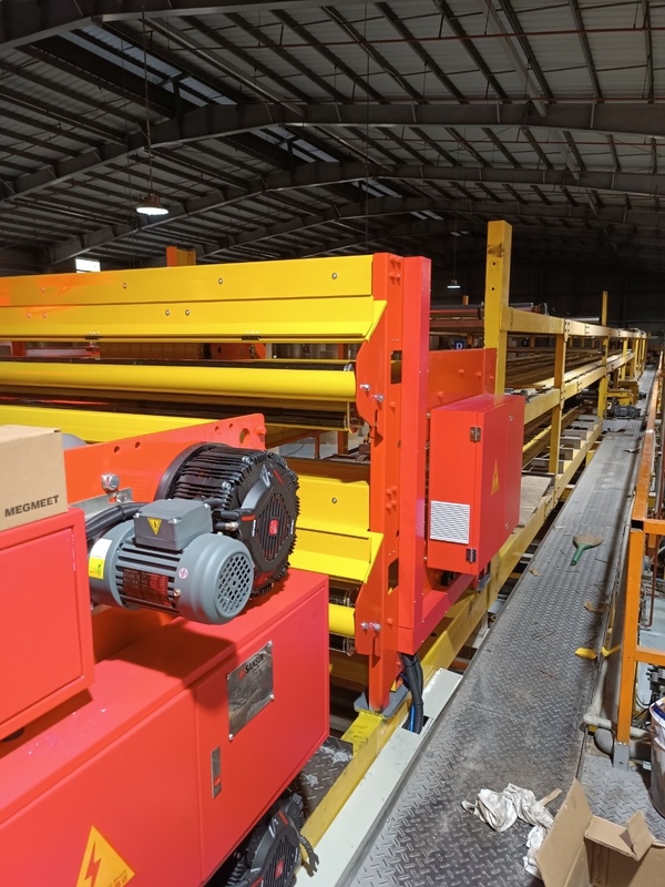 Automatic web guiding machine