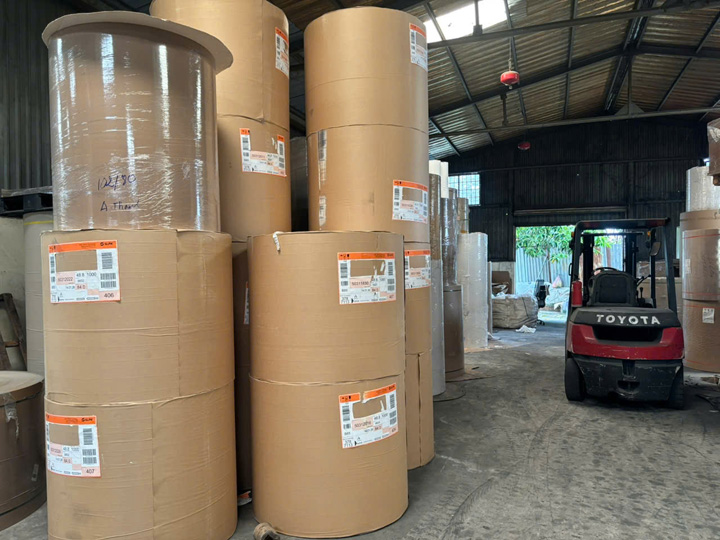 Protective newsprint paper for the glass industry