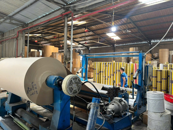 Protective newsprint paper for the glass industry