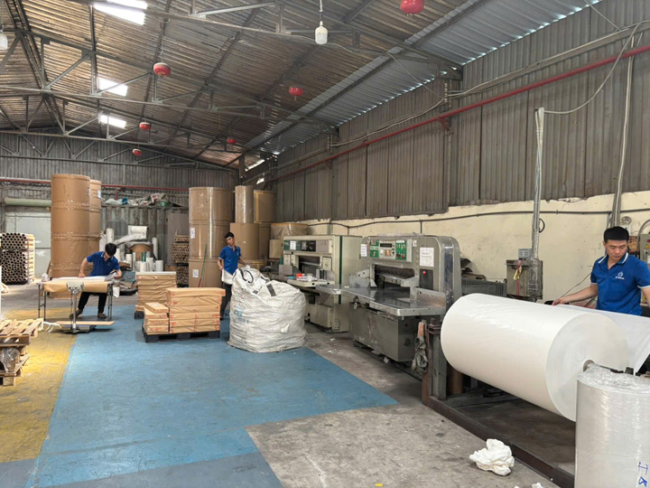 Protective newsprint paper for the glass industry