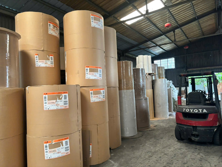 Protective newsprint paper for the glass industry