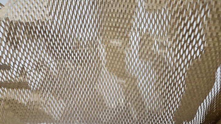 Shock-absorbing honeycomb paper