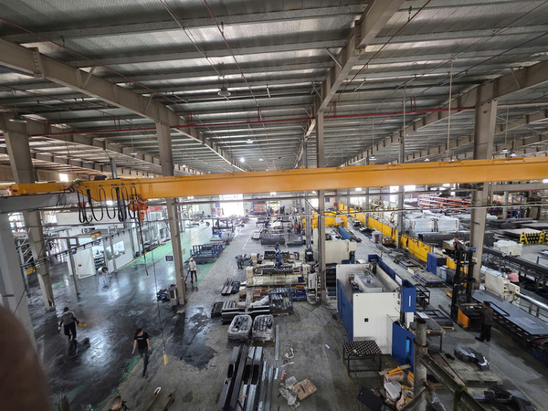 1-ton overhead crane, 16m span