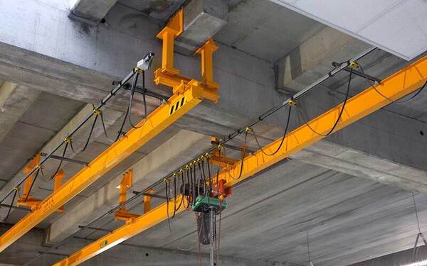 Monorail crane
