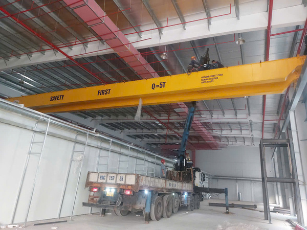 Double girder overhead crane
