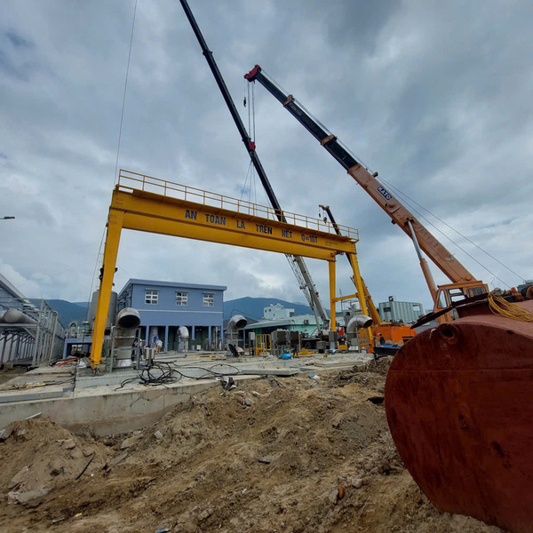 Double girder gantry crane