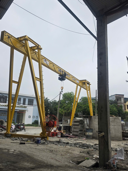 5-ton single girder gantry crane, 13m span