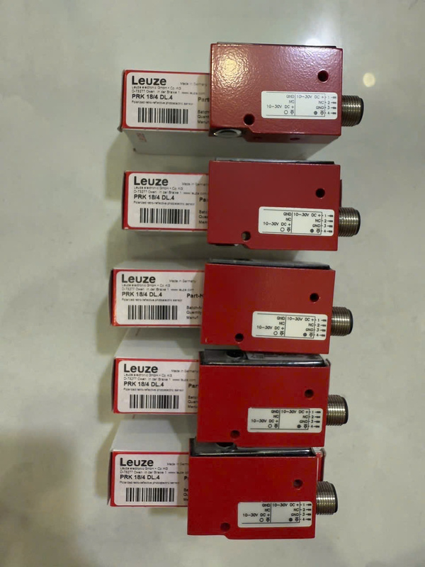 Leuze PRK 18.4 DL4 photoelectric sensor