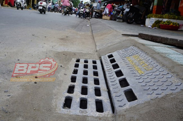 Ductile cast iron curbs