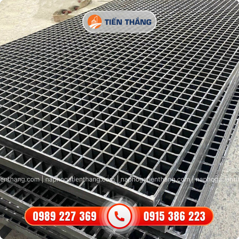 Black FRP floor panel