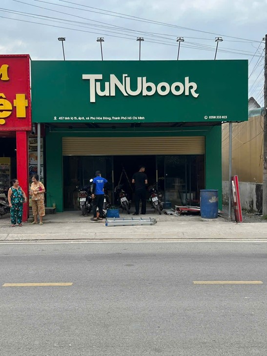 Advertising facade cladding