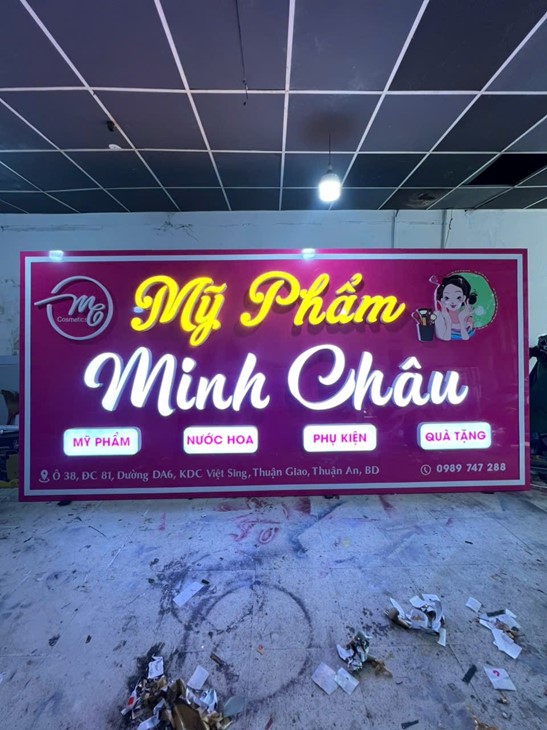 Advertising light boxes