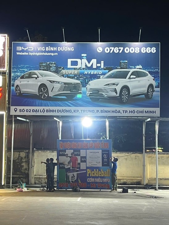 Outdoor advertising signs