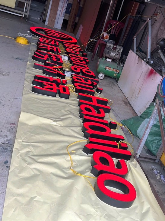 LED acrylic letters