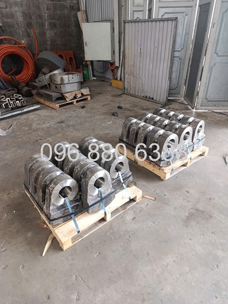 Stone crusher hammer