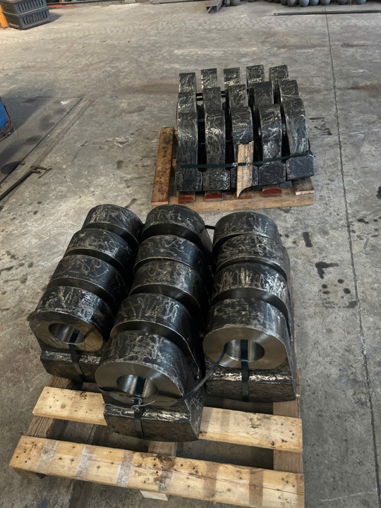 Ore crusher hammer