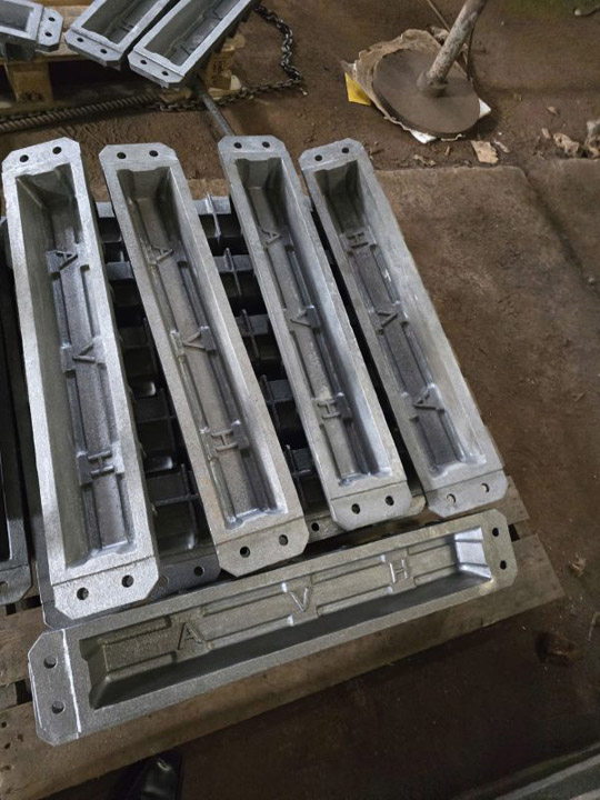 Cast iron and heat-resistant cast iron products – aluminum troughs and manhole covers