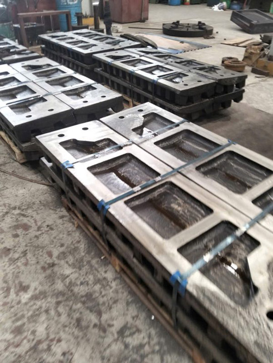 Clay rollers, stationary grates and moving grates