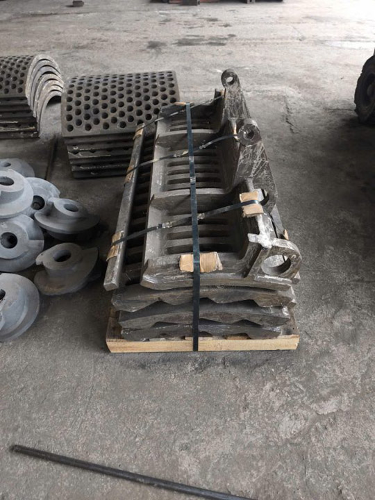 Clay rollers, stationary grates and moving grates
